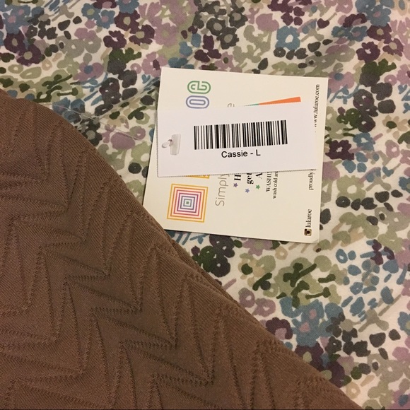 LulaRoe Cassie Skirt - Picture 2 of 2